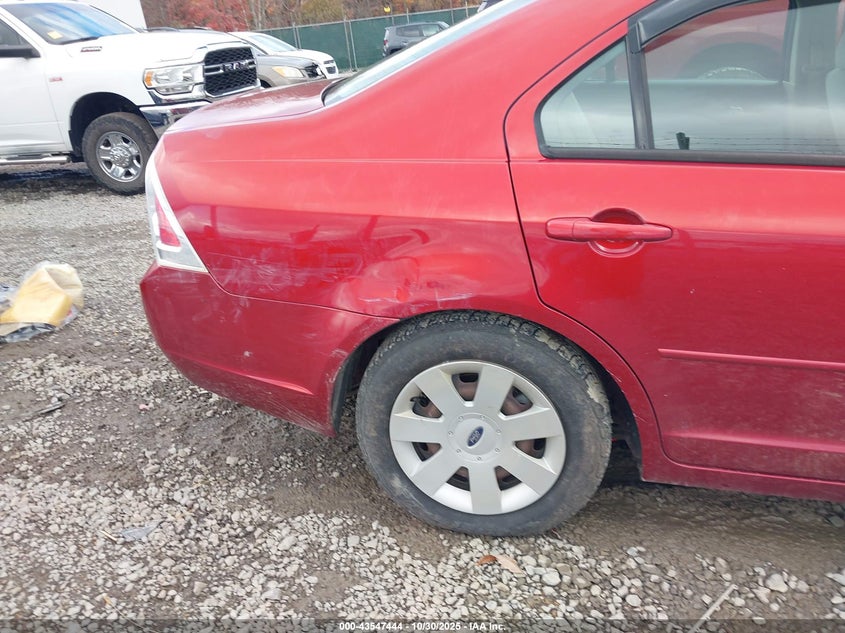 2007 Ford Fusion S VIN: 3FAHP06Z67R125833 Lot: 43547444