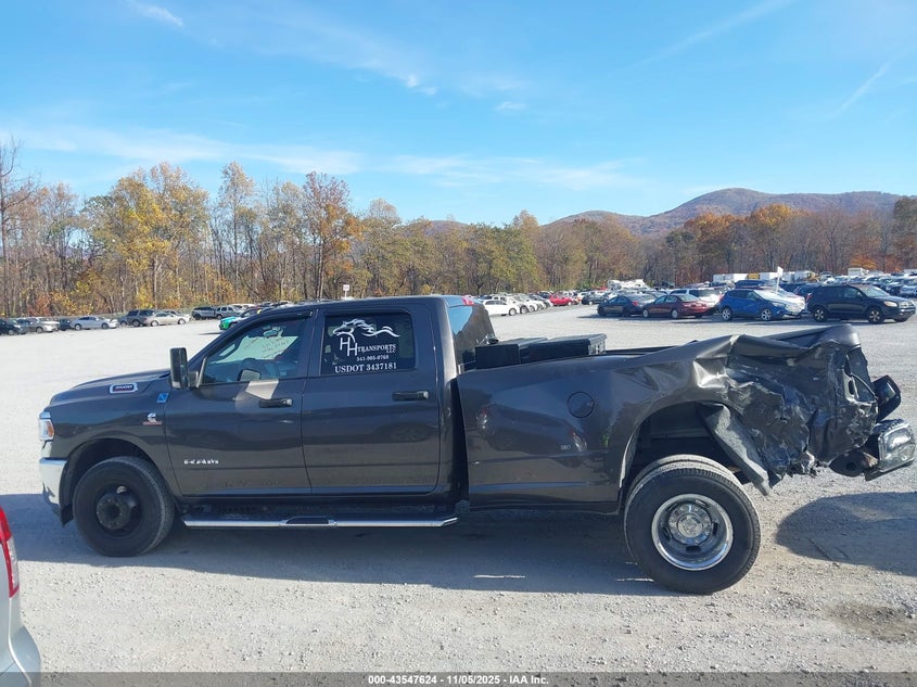 2022 Ram 3500 Tradesman 4X2 8' Box VIN: 3C63RPGLXNG319959 Lot: 43547624