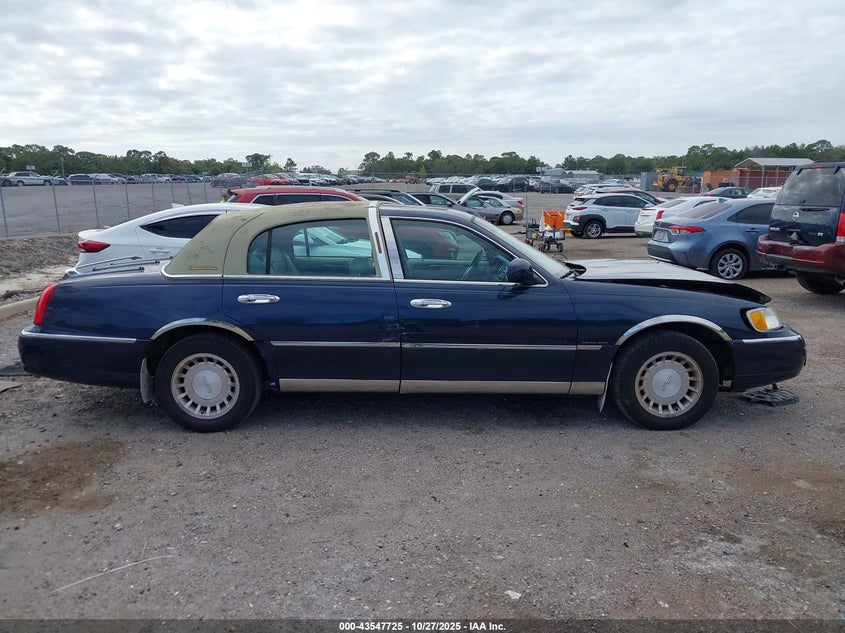 2002 Lincoln Town Car Executive VIN: 1LNHM81W52Y671124 Lot: 43547725