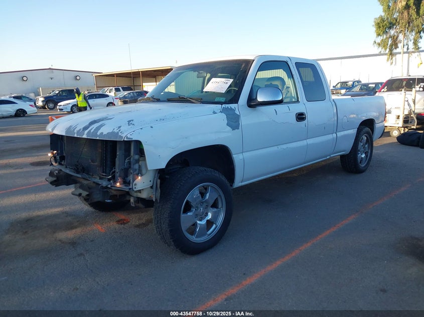 2GCEC19V4Y1290051 2000 CHEVROLET SILVERADO photo no. 2