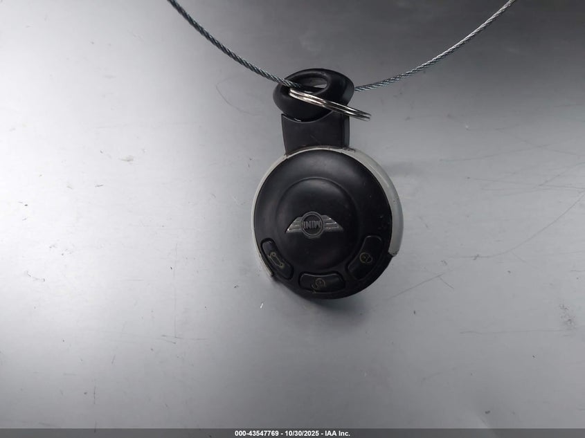 2007 Mini Cooper S VIN: WMWMF735X7TL83855 Lot: 43547769