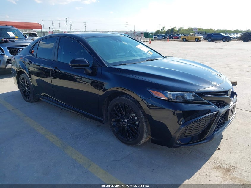 TOYOTA CAMRY SE NIGHTSHADE EDITION