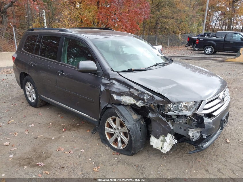 TOYOTA HIGHLANDER SE V6