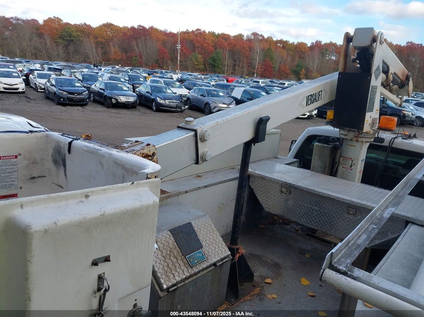 2015 Ford F-450 Chassis Xl VIN: 1FDUF4HY7FEB25747 Lot: 43548094