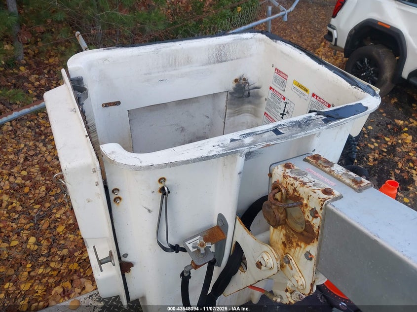 2015 Ford F-450 Chassis Xl VIN: 1FDUF4HY7FEB25747 Lot: 43548094