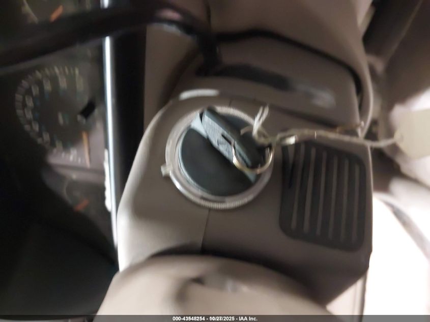 1994 Plymouth Voyager VIN: 2P4GH2532RR752724 Lot: 43548254