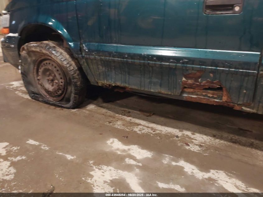 1994 Plymouth Voyager VIN: 2P4GH2532RR752724 Lot: 43548254