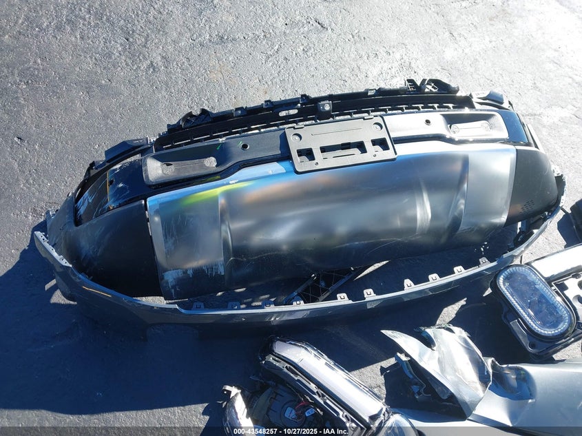 2026 Rivian R1S VIN: 7PDSGCBA8TN075797 Lot: 43548257