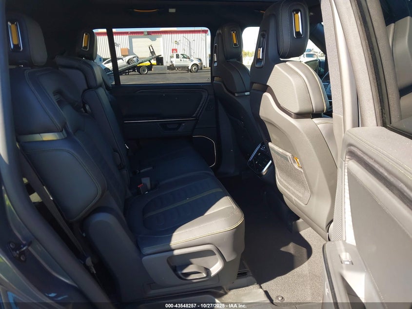 2026 Rivian R1S VIN: 7PDSGCBA8TN075797 Lot: 43548257