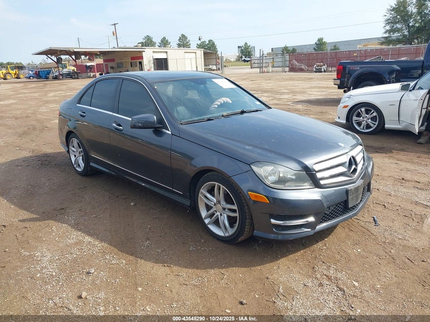 2013 MERCEDES-BENZ C 250 SPORT - WDDGF4HB1DG083385