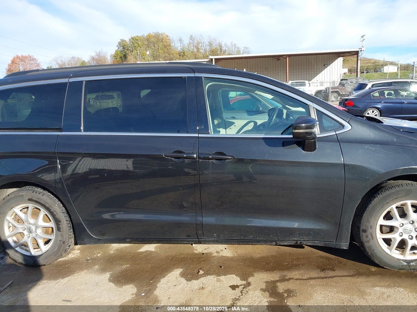 2022 Chrysler Pacifica Touring L VIN: 2C4RC1BG8NR128241 Lot: 43548378