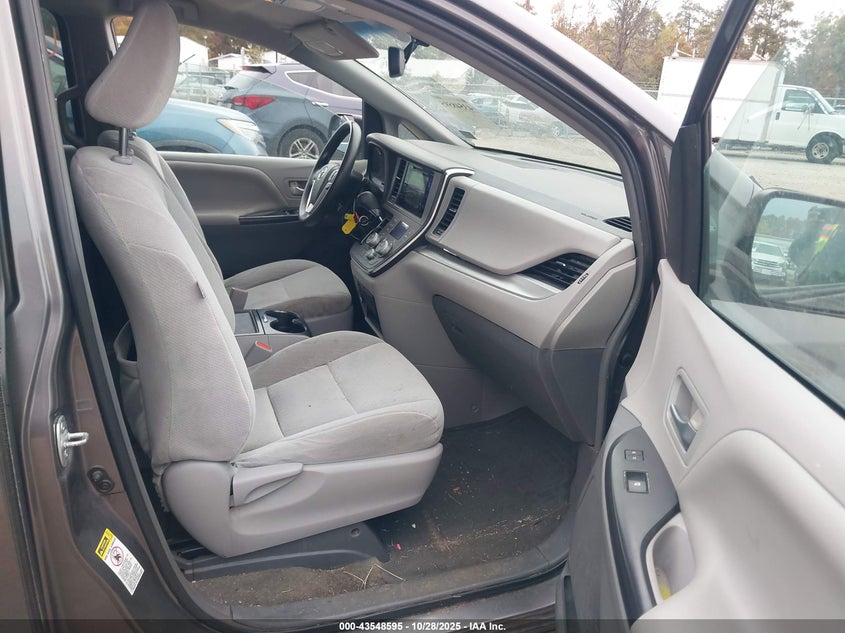 5TDKK3DC0FS578517 2015 TOYOTA SIENNA photo no. 5