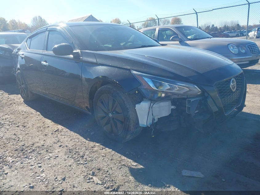 NISSAN ALTIMA SV FWD