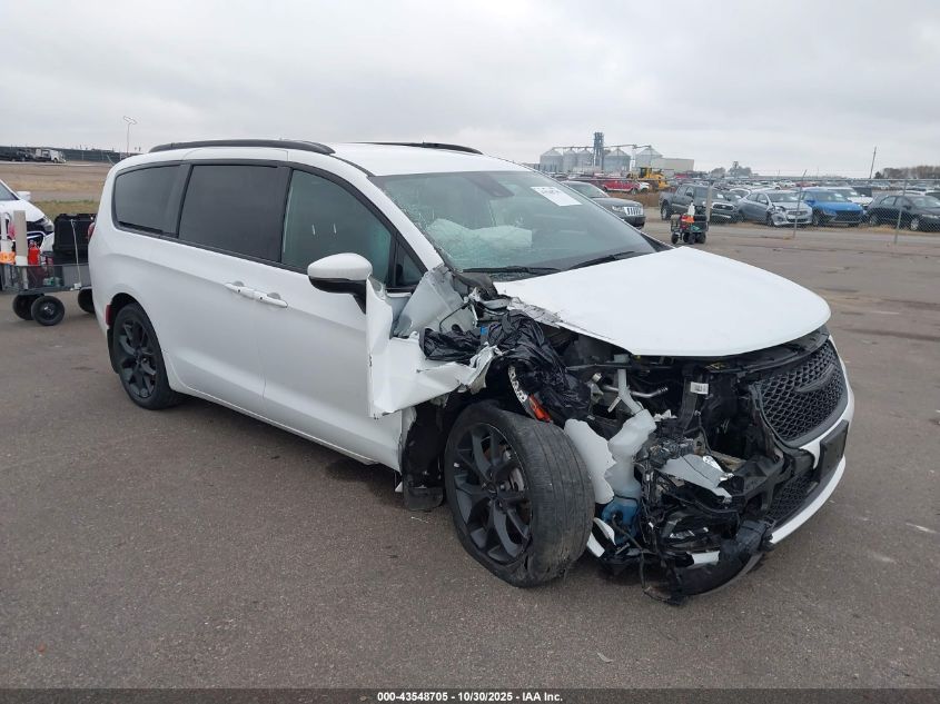 CHRYSLER PACIFICA TOURING L AWD