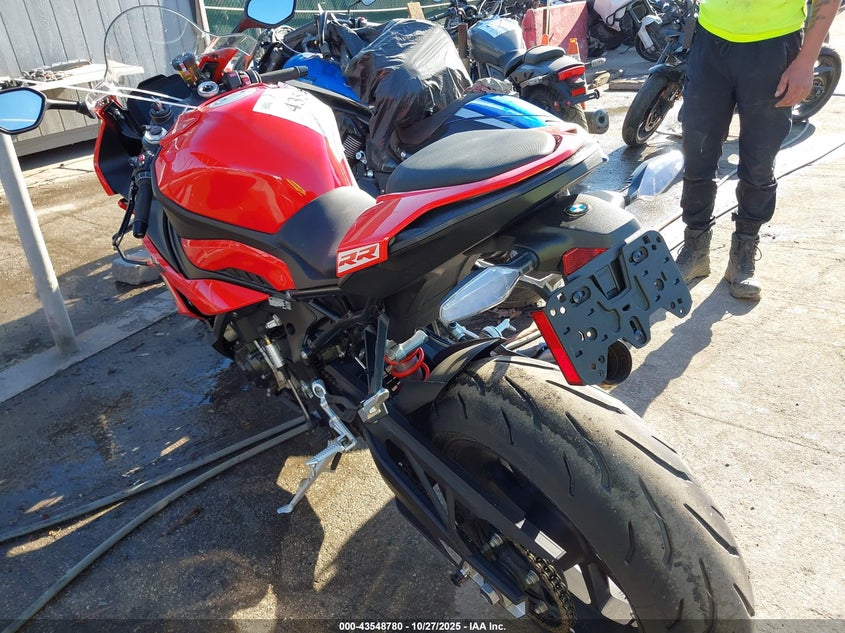 WB10E630XR6J82443 2024 BMW S 1000 photo no. 3