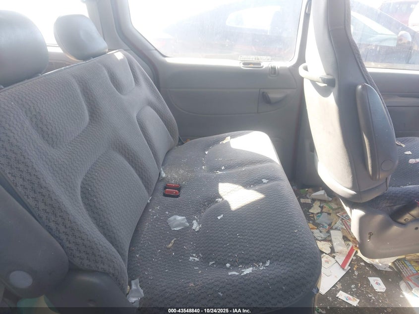 2000 Chrysler Voyager VIN: 2C4FJ25BXYR881370 Lot: 43548840