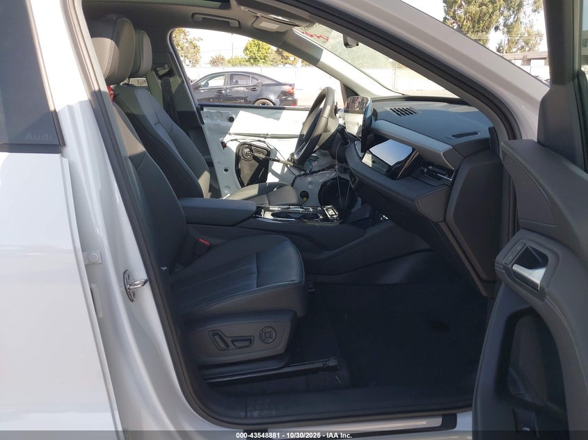 2025 Audi Q6(VIN: WA114BGF2SA042708