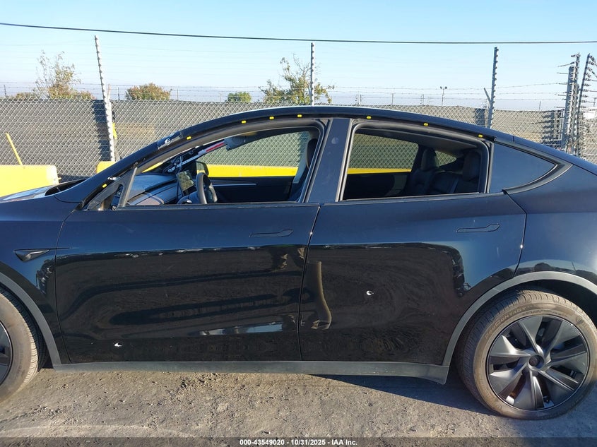 2025 Tesla Model Y Long Range Dual Motor All-Wheel Drive VIN: 7SAYGAEE5SF216328 Lot: 43549020