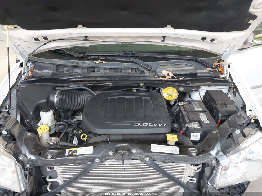 2015 Chrysler Town & Country Touring-L VIN: 2C4RC1CG9FR619949 Lot: 43549052