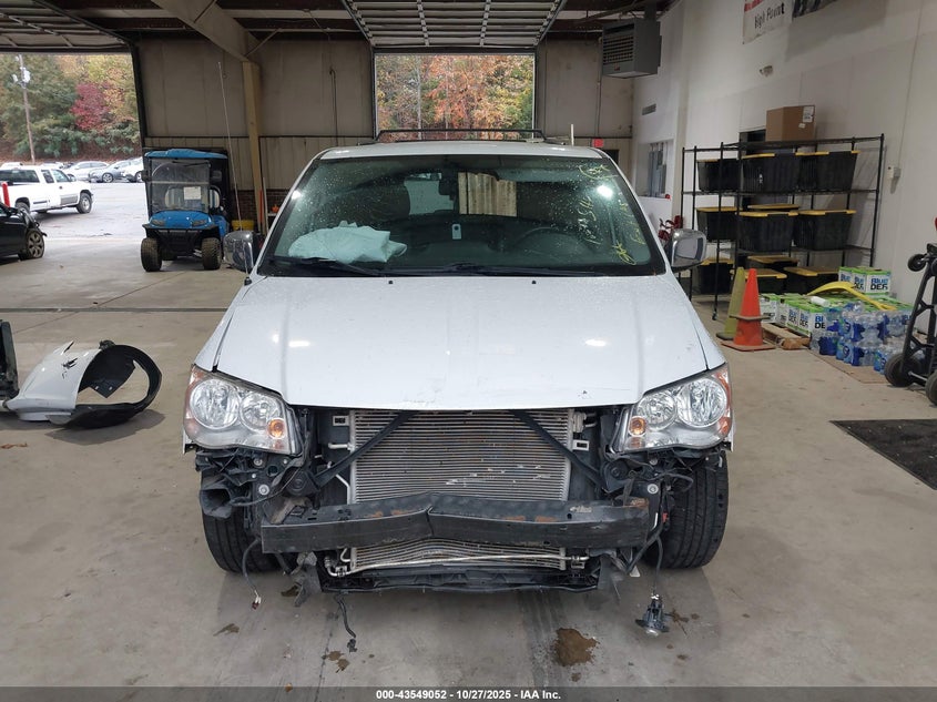 2015 Chrysler Town & Country Touring-L VIN: 2C4RC1CG9FR619949 Lot: 43549052