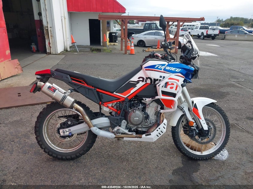 ZD4XBUA01RS002053 2024 APRILIA TUAREG photo no. 12