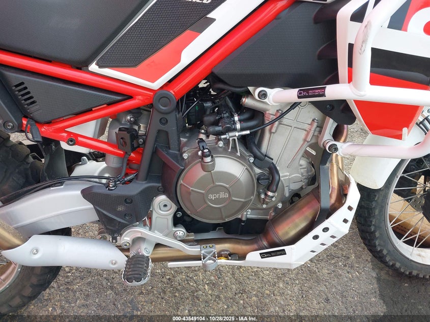 ZD4XBUA01RS002053 2024 APRILIA TUAREG photo no. 8