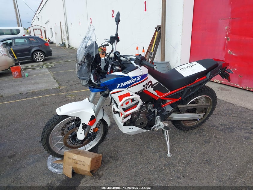 ZD4XBUA01RS002053 2024 APRILIA TUAREG photo no. 9