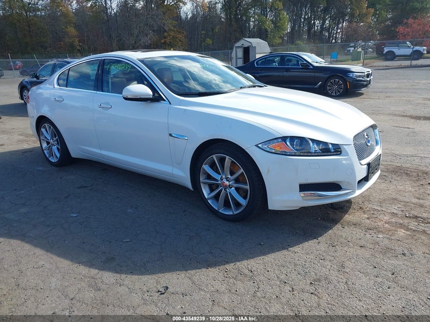 JAGUAR XF 3.0 PORTFOLIO/3.0 SPORT