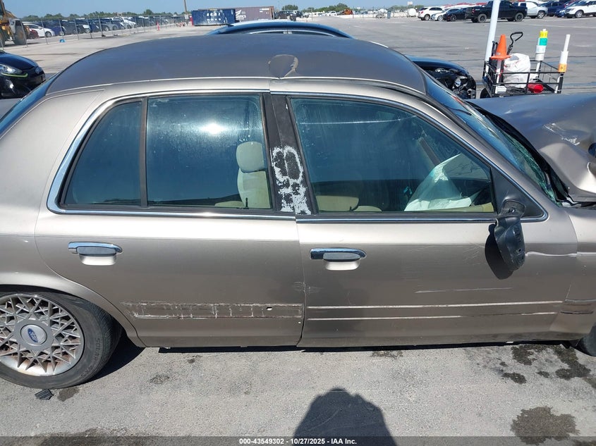 2002 Ford Crown Victoria Standard VIN: 2FAFP73W72X116031 Lot: 43549302