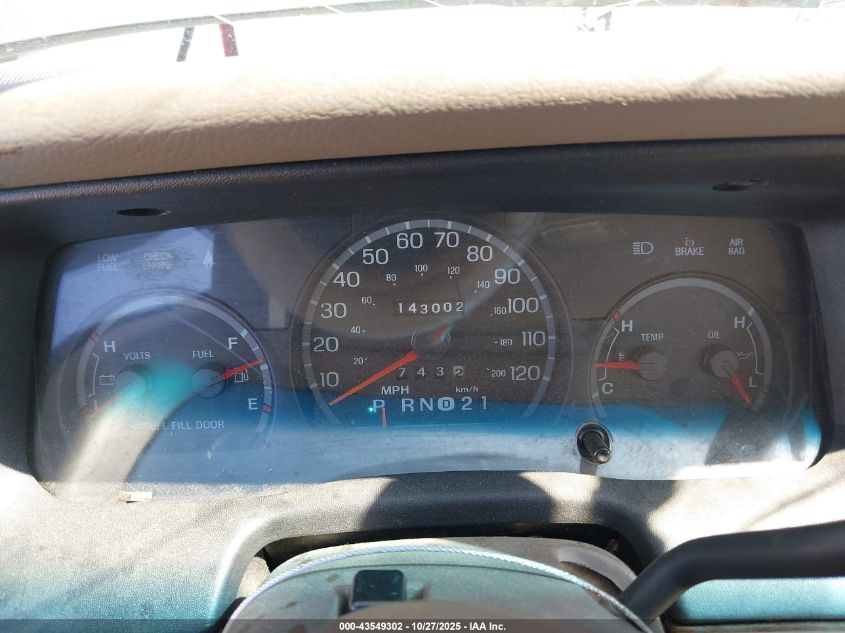 2002 Ford Crown Victoria Standard VIN: 2FAFP73W72X116031 Lot: 43549302