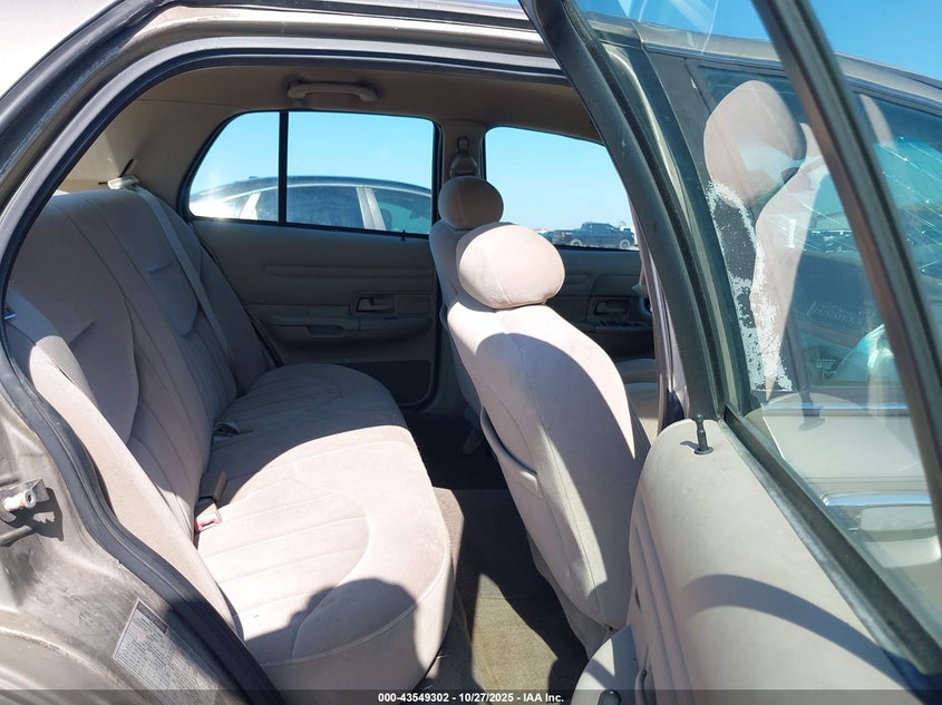 2002 Ford Crown Victoria Standard VIN: 2FAFP73W72X116031 Lot: 43549302