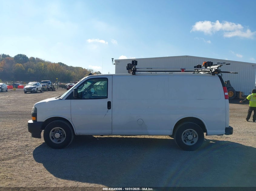 2018 Chevrolet Express 2500 Work Van VIN: 1GCWGAFP0J1335951 Lot: 43549306