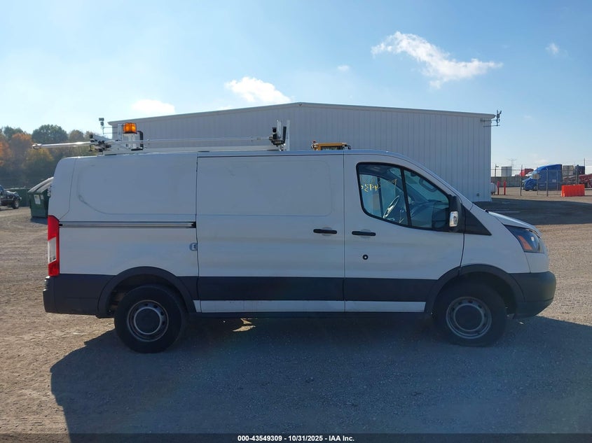 2017 Ford Transit-250 VIN: 1FTYR1YM9HKB05576 Lot: 43549309