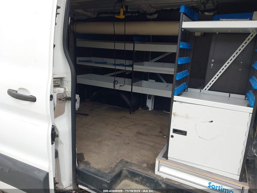 2017 Ford Transit-250 VIN: 1FTYR1YM9HKB05576 Lot: 43549309