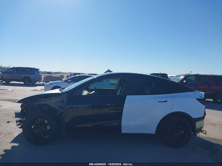 2021 Tesla Model Y Long Range Dual Motor All-Wheel Drive VIN: 5YJYGAEE3MF160003 Lot: 43549329