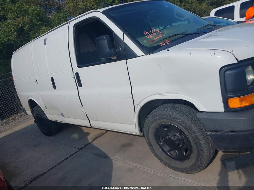 2017 Chevrolet Express 2500 Work Van VIN: 1GCWGAFF8H1163878 Lot: 43549371