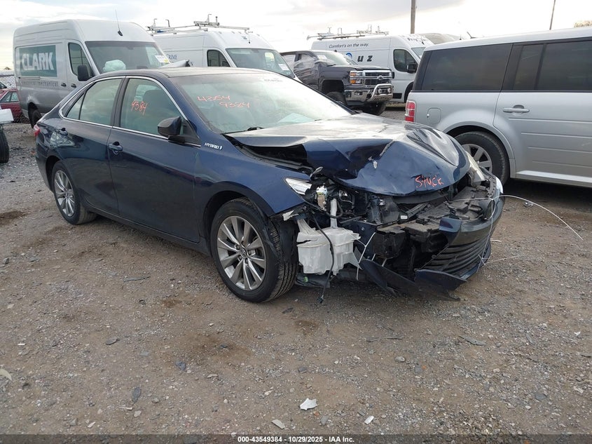 TOYOTA CAMRY HYBRID XLE