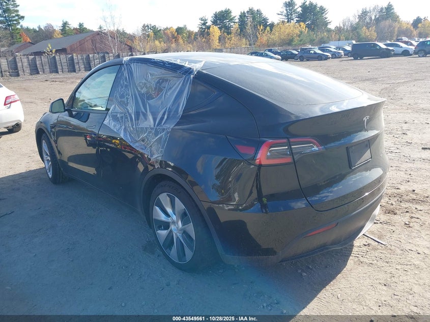 2021 Tesla Model Y Long Range Dual Motor All-Wheel Drive VIN: 5YJYGDEE8MF081069 Lot: 43549561