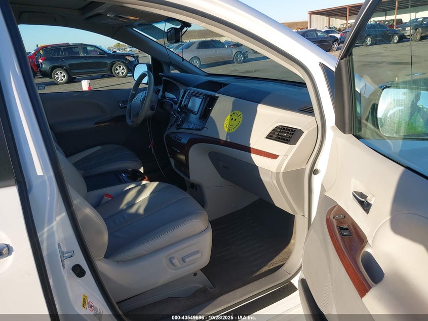 5TDYK3DC4DS332741 2013 TOYOTA SIENNA photo no. 5