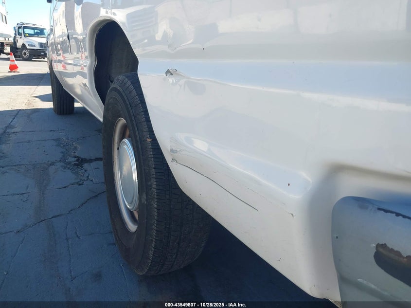 2000 Ford E-150 Commercial/Recreational VIN: 1FTRE1420YHB33834 Lot: 43549807