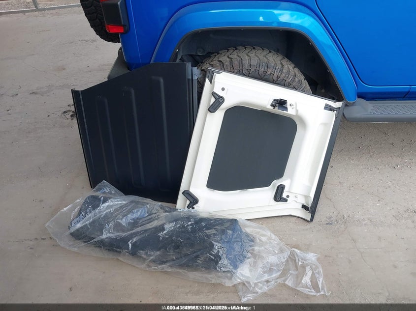 1C4JJXP61PW514693 2023 JEEP GRAND WAGONEER photo no. 18