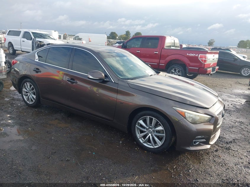 INFINITI Q50 PREMIUM