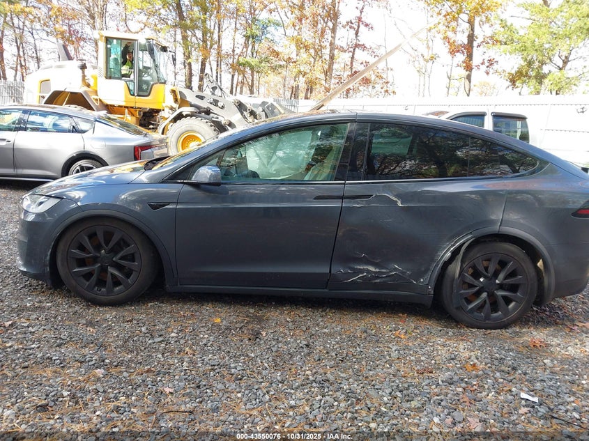 2023 Tesla Model X Dual Motor All-Wheel Drive/Standard Range VIN: 7SAXCBE5XPF368576 Lot: 43550076