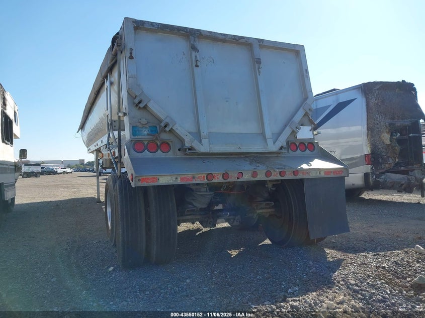 1E9EB39221L185643 2001   photo no. 6