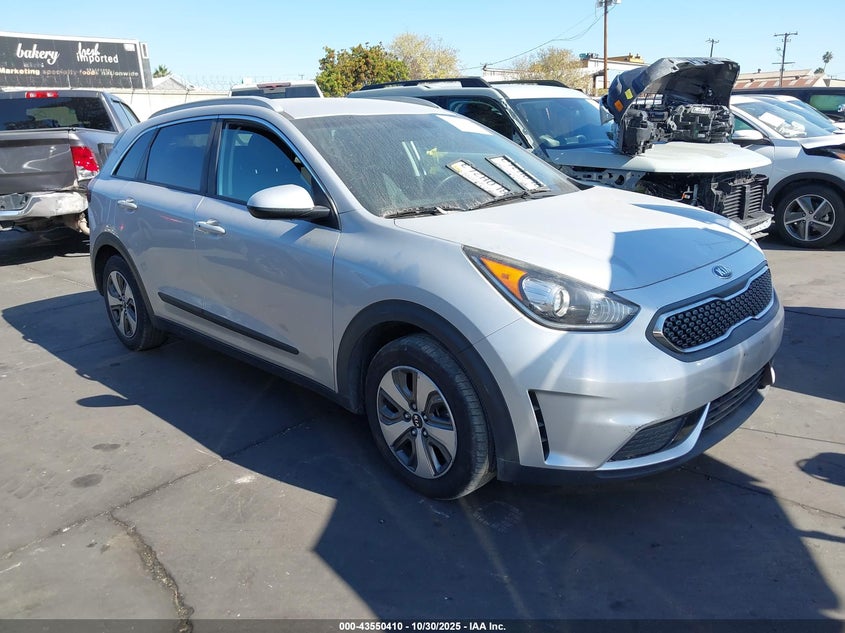 KIA NIRO LX