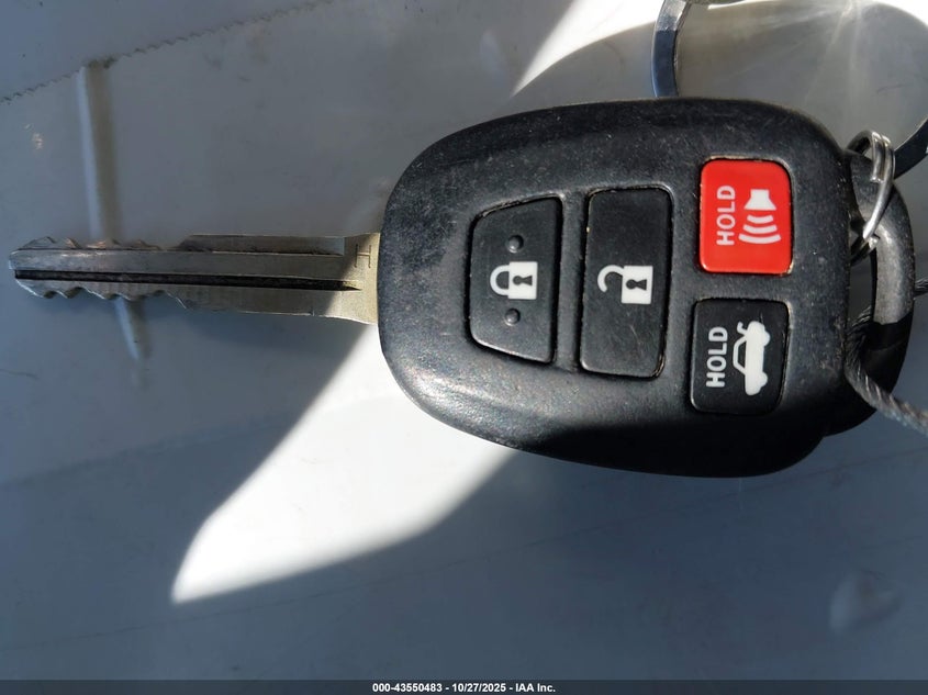 2017 TOYOTA COROLLA LE 2T1BURHE3HC807647