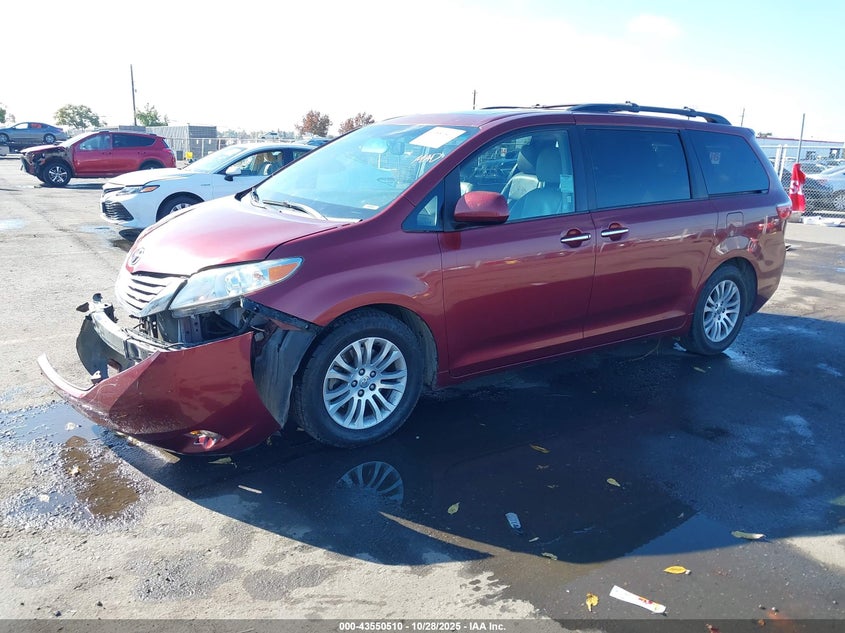 5TDYK3DC1GS700958 2016 TOYOTA SIENNA photo no. 2