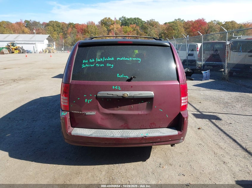 2008 Chrysler Town & Country Touring VIN: 2A8HR54P38R821245 Lot: 43550554