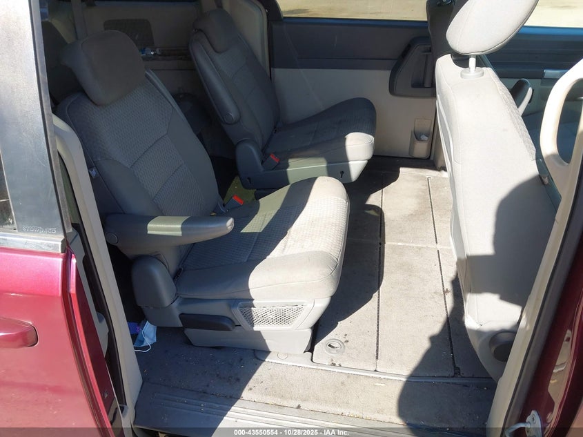 2008 Chrysler Town & Country Touring VIN: 2A8HR54P38R821245 Lot: 43550554