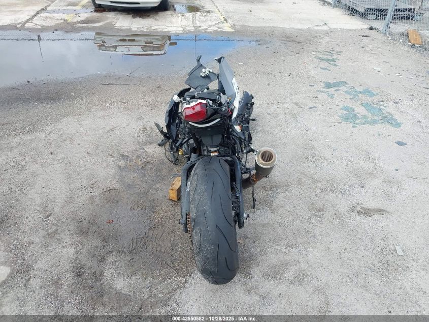 2022 Suzuki Gsx-R1000 VIN: JS1DM11B2N7100301 Lot: 43550582